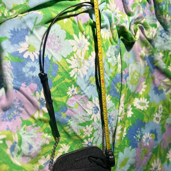 Michael Kors Jet Set Travel Medium Logo Dome Crossbody Bag - Picture 4 of 9